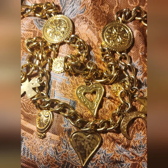 ESCADA 80's Vintage Gold Mystic Cross Charm  Chain Belt.  Excellent Cond. - Picture 7 of 9